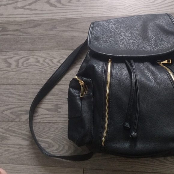 Beautiful bag by forever 21🌸❤️🍀 - Picture 4 of 12